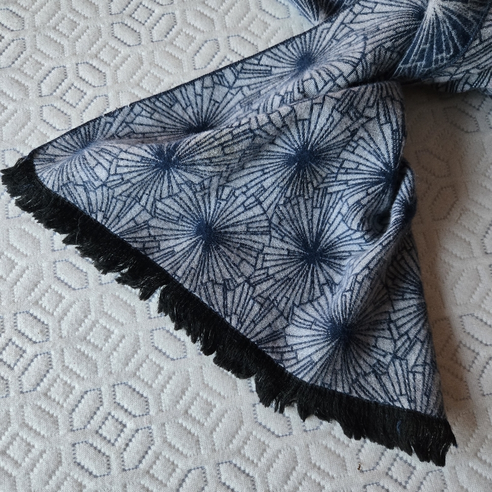 Winter Scarf - Abstract Pattern With Fringe - Picture 5 of 5
